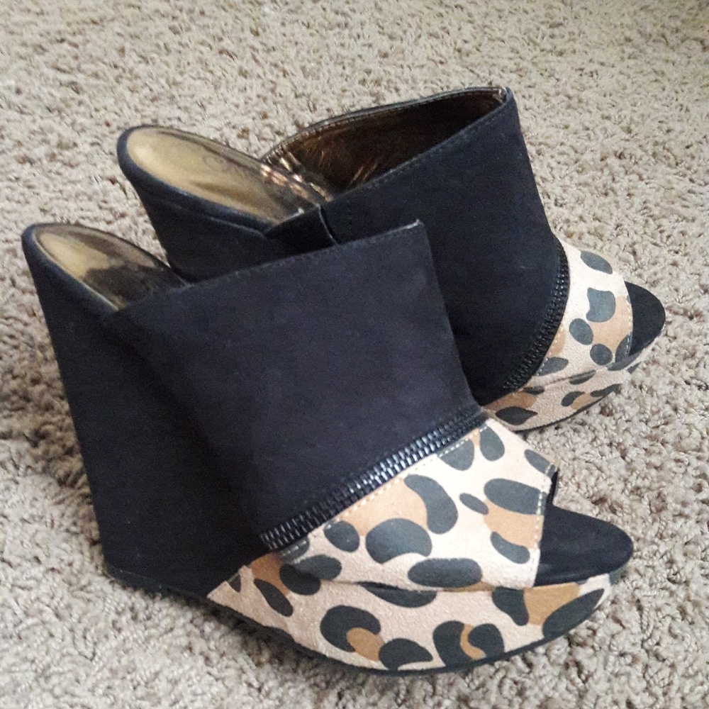 Carlos Santana wedges